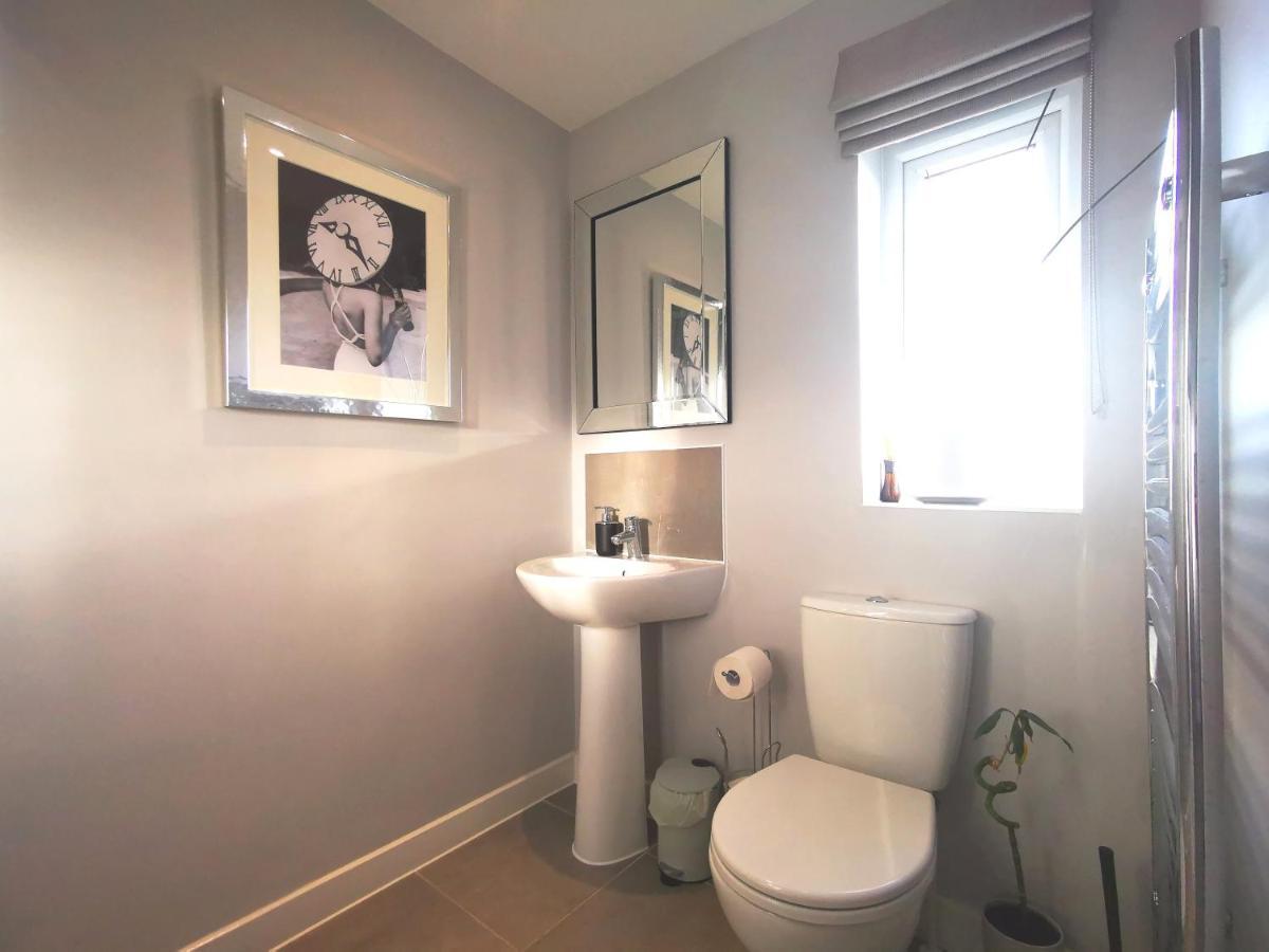 The Lawnswood - Central Manchester Holiday Home With Free Parking Extérieur photo