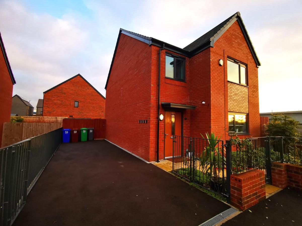The Lawnswood - Central Manchester Holiday Home With Free Parking Extérieur photo
