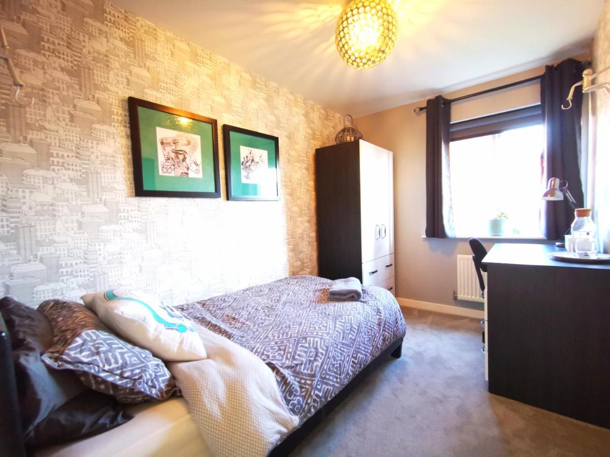The Lawnswood - Central Manchester Holiday Home With Free Parking Extérieur photo